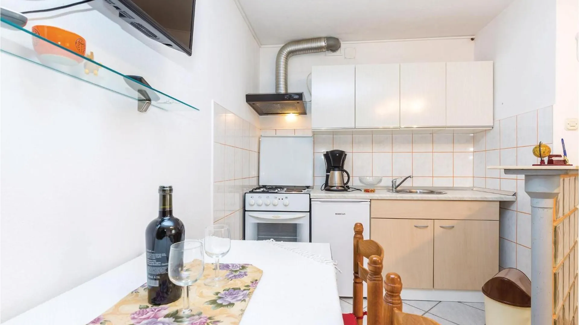 Amazing Apartment In Bakar With Kitchen
